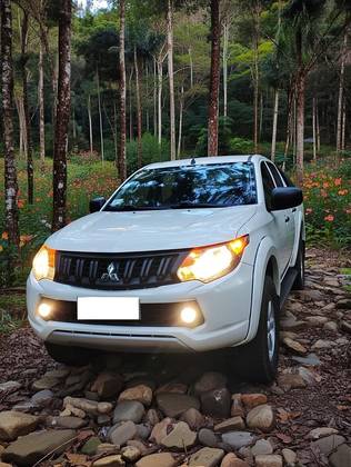MITSUBISHI L200 TRITON 2.4 16V TURBO DIESEL GL CD 4X4 MANUAL